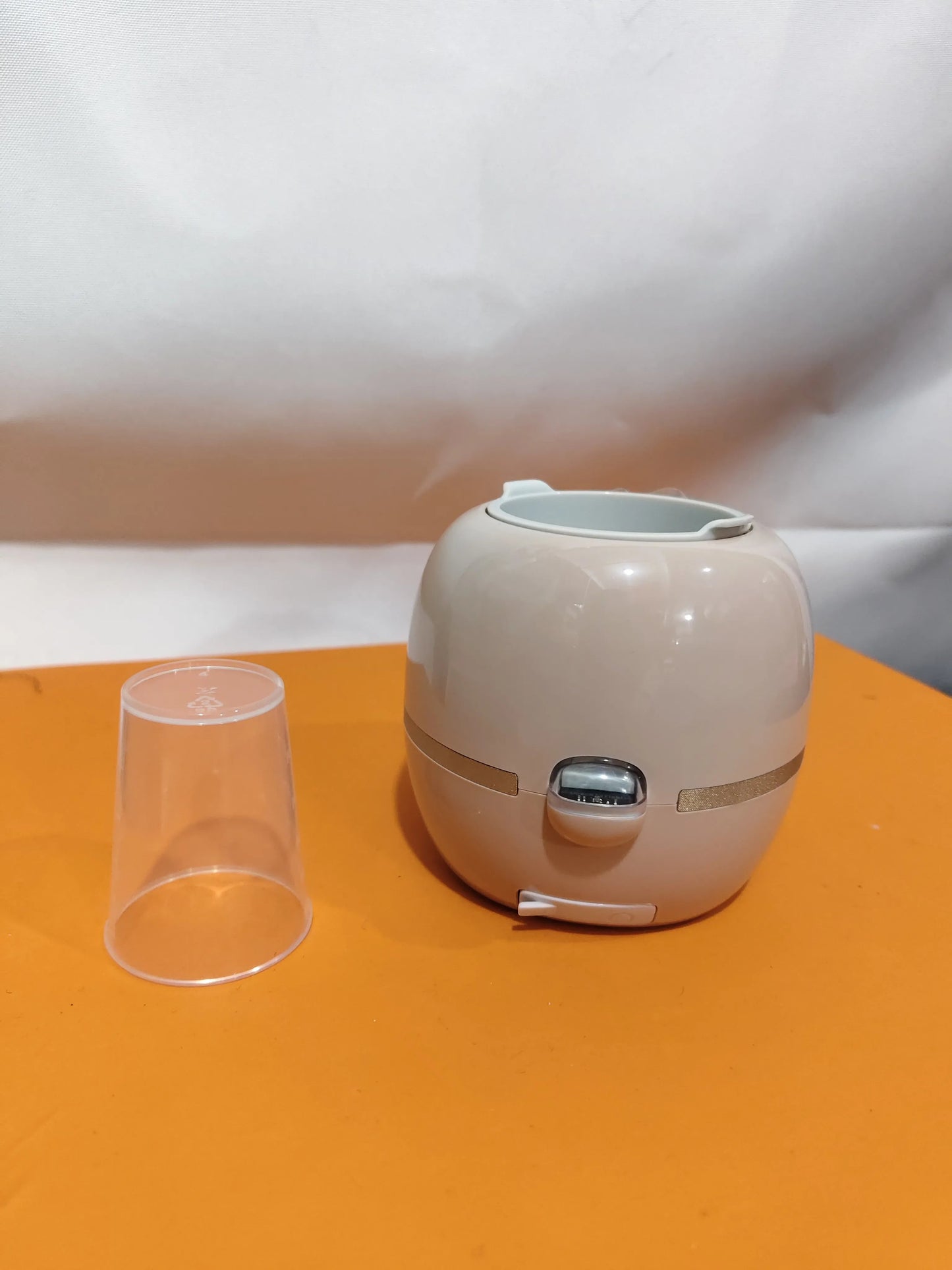 Smart Planter with AI Sensors – Fun, Easy Indoor Plant Care Ovelo